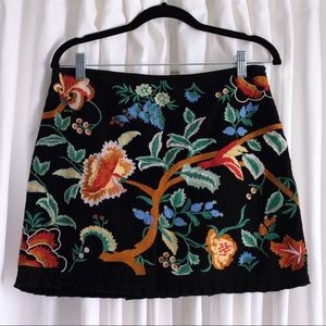ZARA - Embroidery Mini Skirt | M